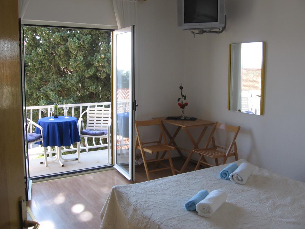 Apartments Marjanovic Bol Rom bilde